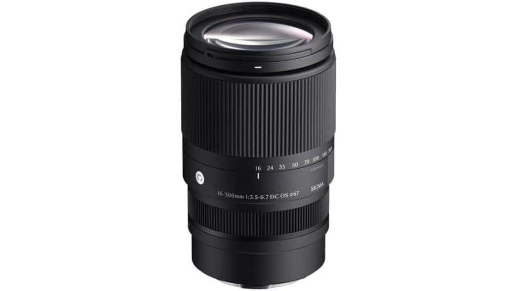 compact superzoom with stabilization