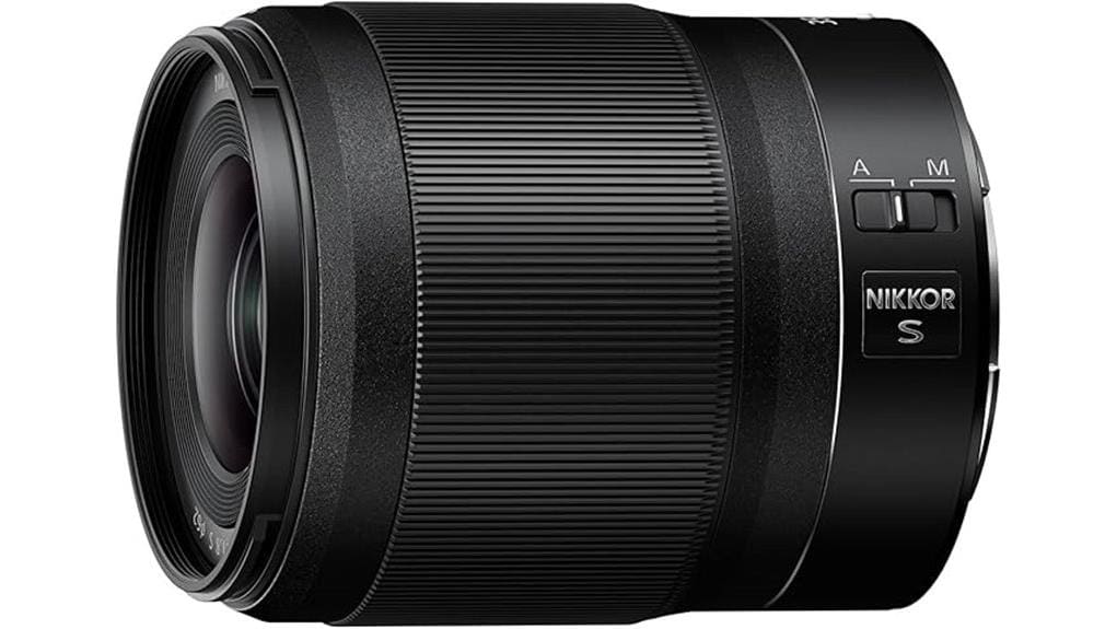 sharp compact low light performer